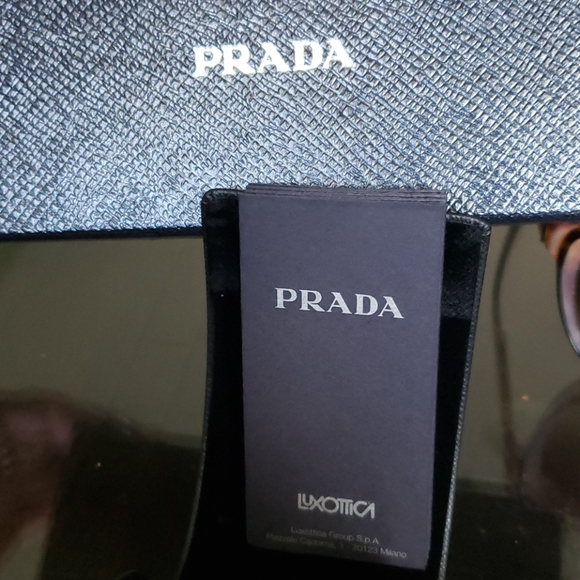 Prada sunglasses - Picture 6 of 8